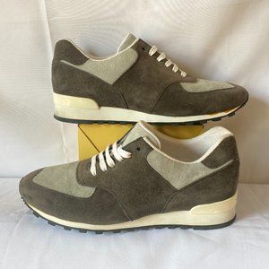 Vibram Boy's Sneaker Size 10 (LIKE NEW)